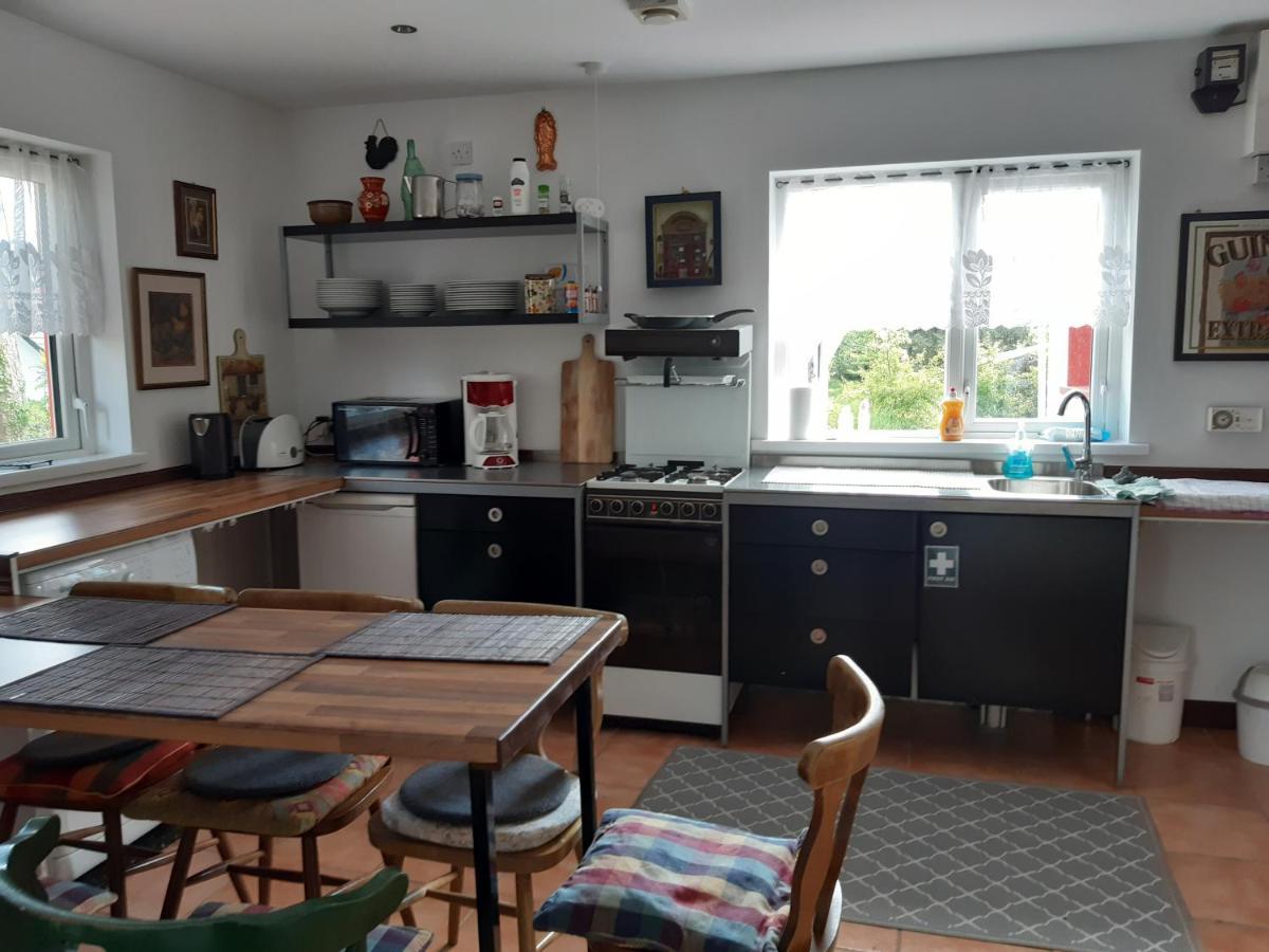 Back2Roots - Beautifully Restored Cottage, Doochary מראה חיצוני תמונה