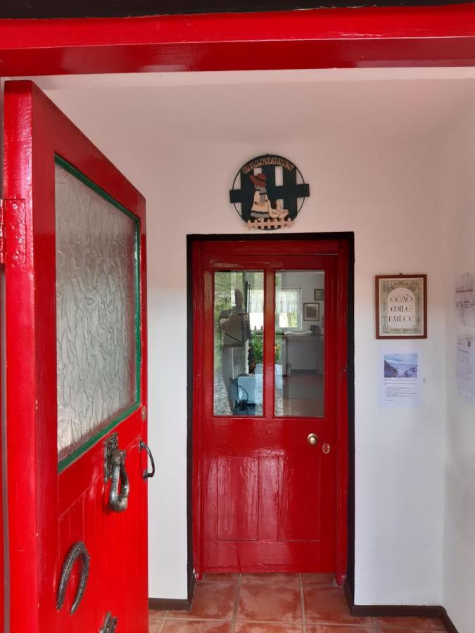 Back2Roots - Beautifully Restored Cottage, Doochary מראה חיצוני תמונה