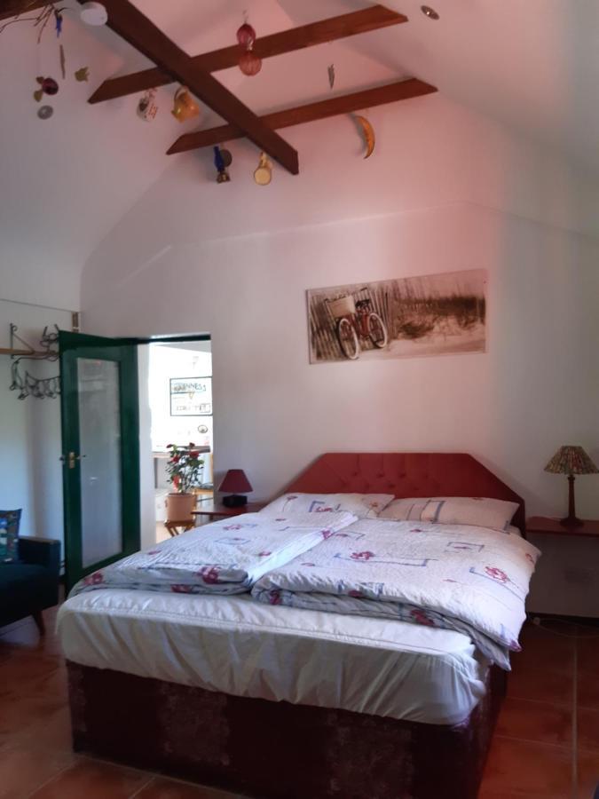 Back2Roots - Beautifully Restored Cottage, Doochary מראה חיצוני תמונה